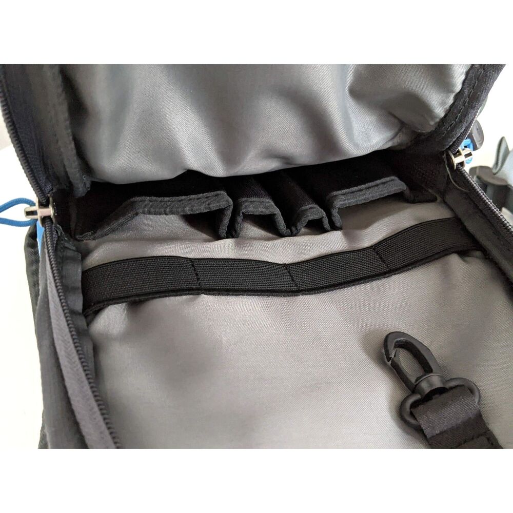 High Sierra Hydration Outdoor Hiking Backpack With Air Mesh Shoulder Straps - Picture 6 of 8